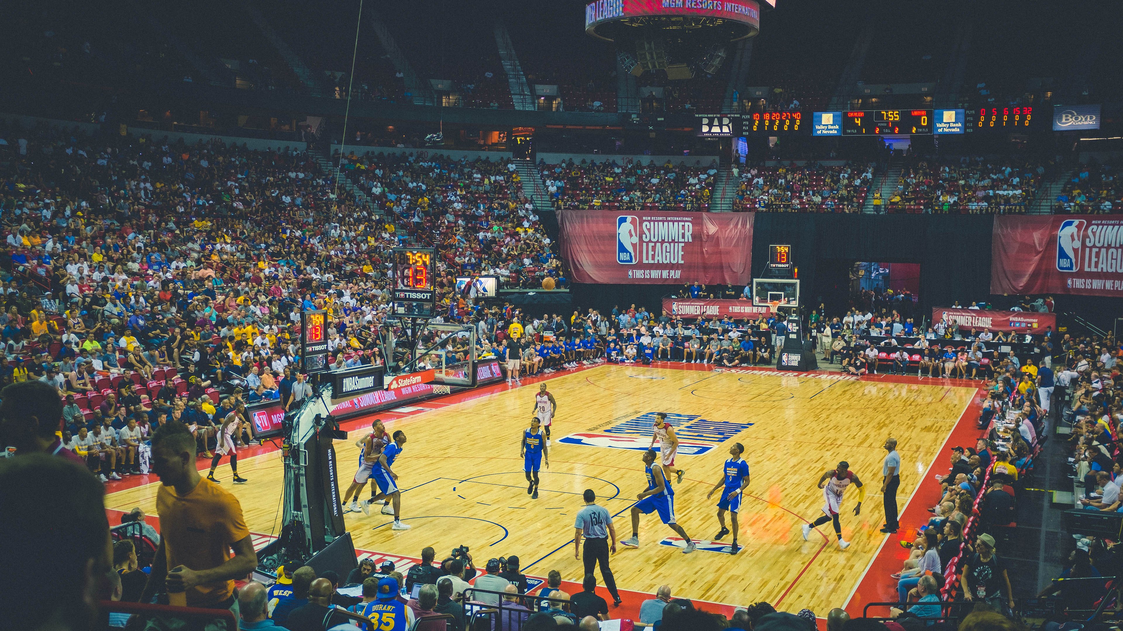 快船碾压深圳队，字母哥成为关键先生，NBA巨星如何定义国际赛场